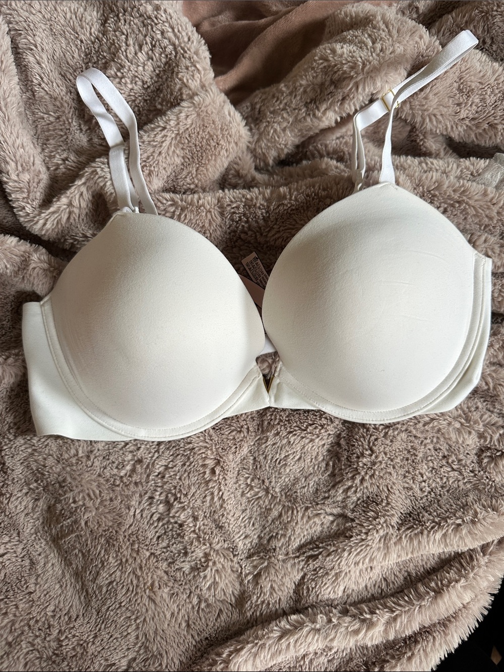 Victoria's Secret Smooth Cream T-Shirt Bra